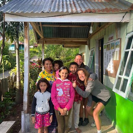Karleta Homestay Ruteng Exterior photo