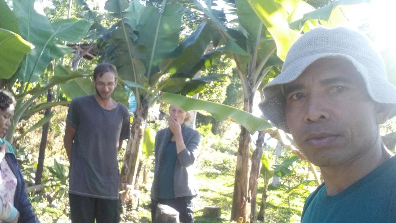 Karleta Homestay Ruteng Exterior photo