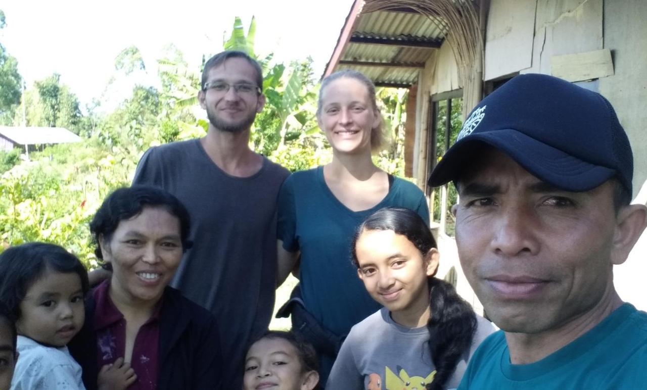 Karleta Homestay Ruteng Exterior photo
