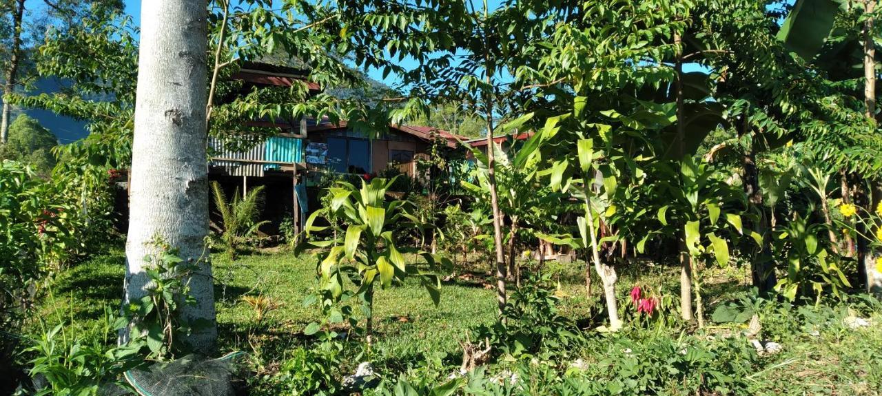 Karleta Homestay Ruteng Exterior photo