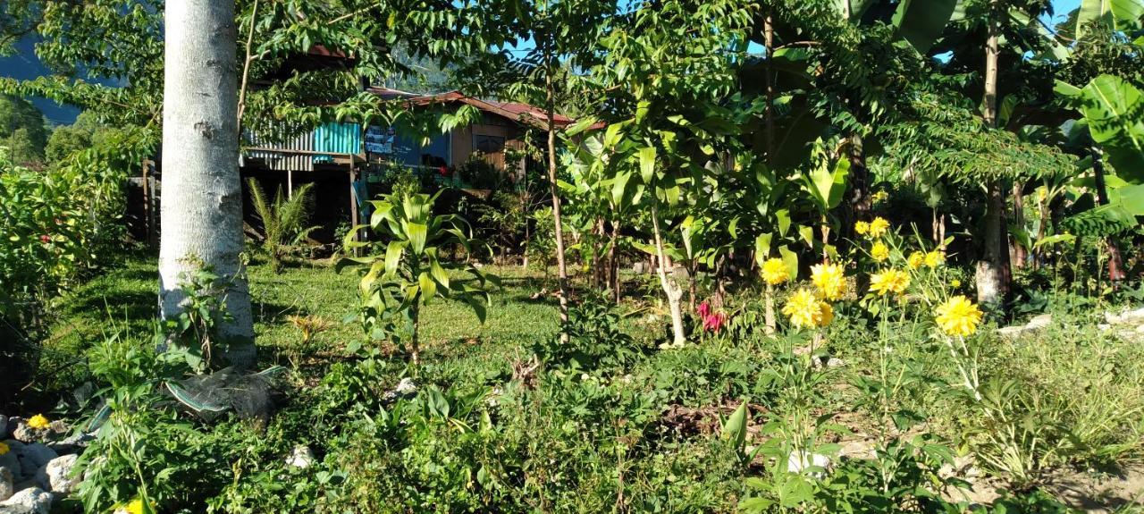 Karleta Homestay Ruteng Exterior photo