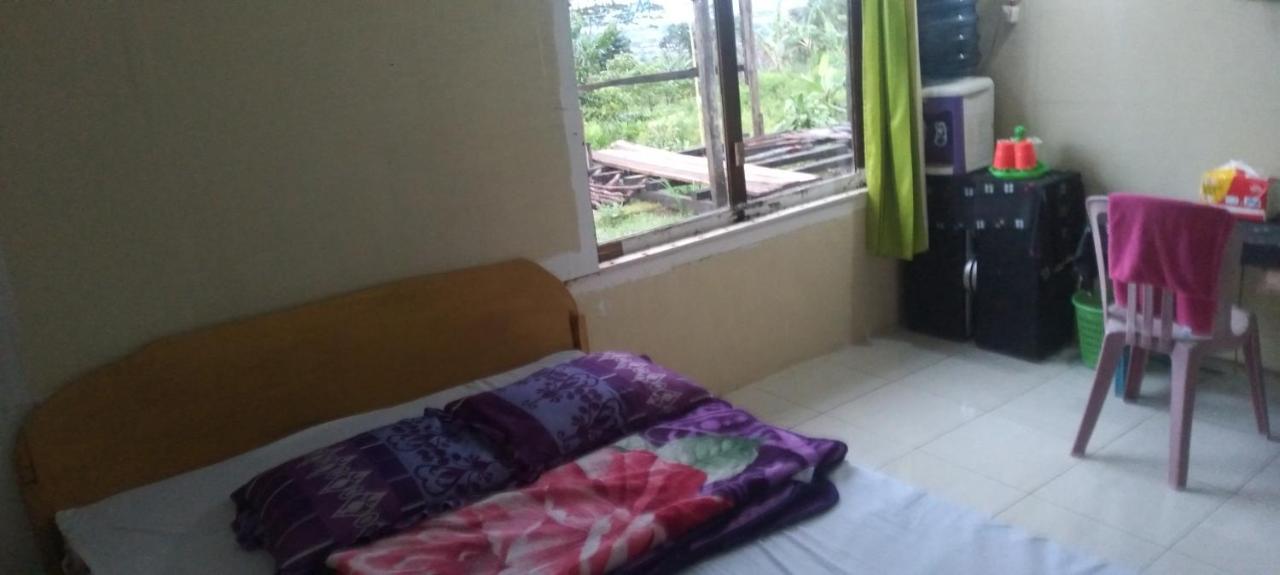 Karleta Homestay Ruteng Exterior photo