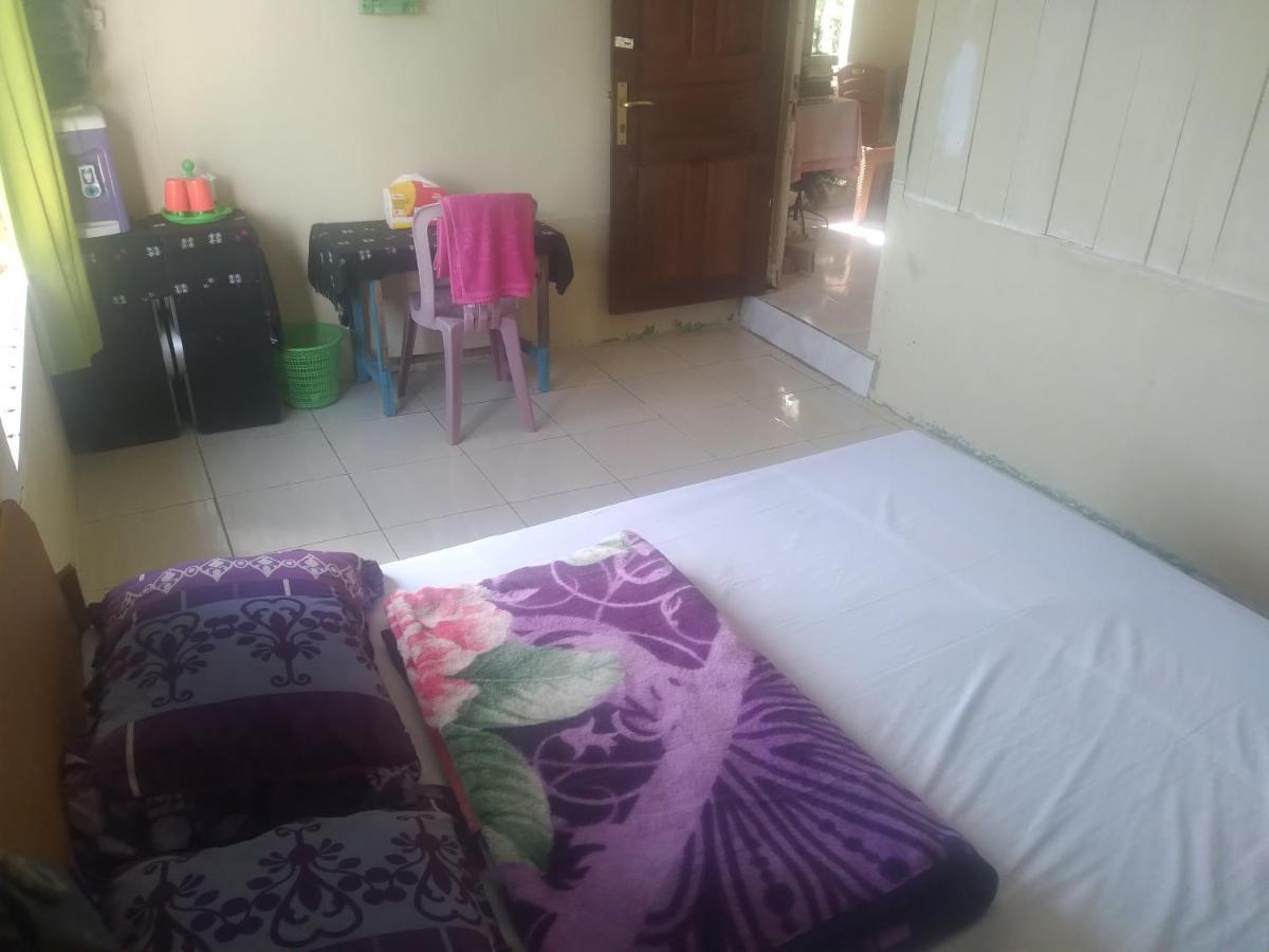 Karleta Homestay Ruteng Exterior photo