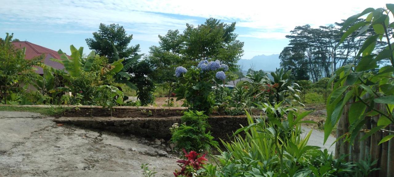 Karleta Homestay Ruteng Exterior photo
