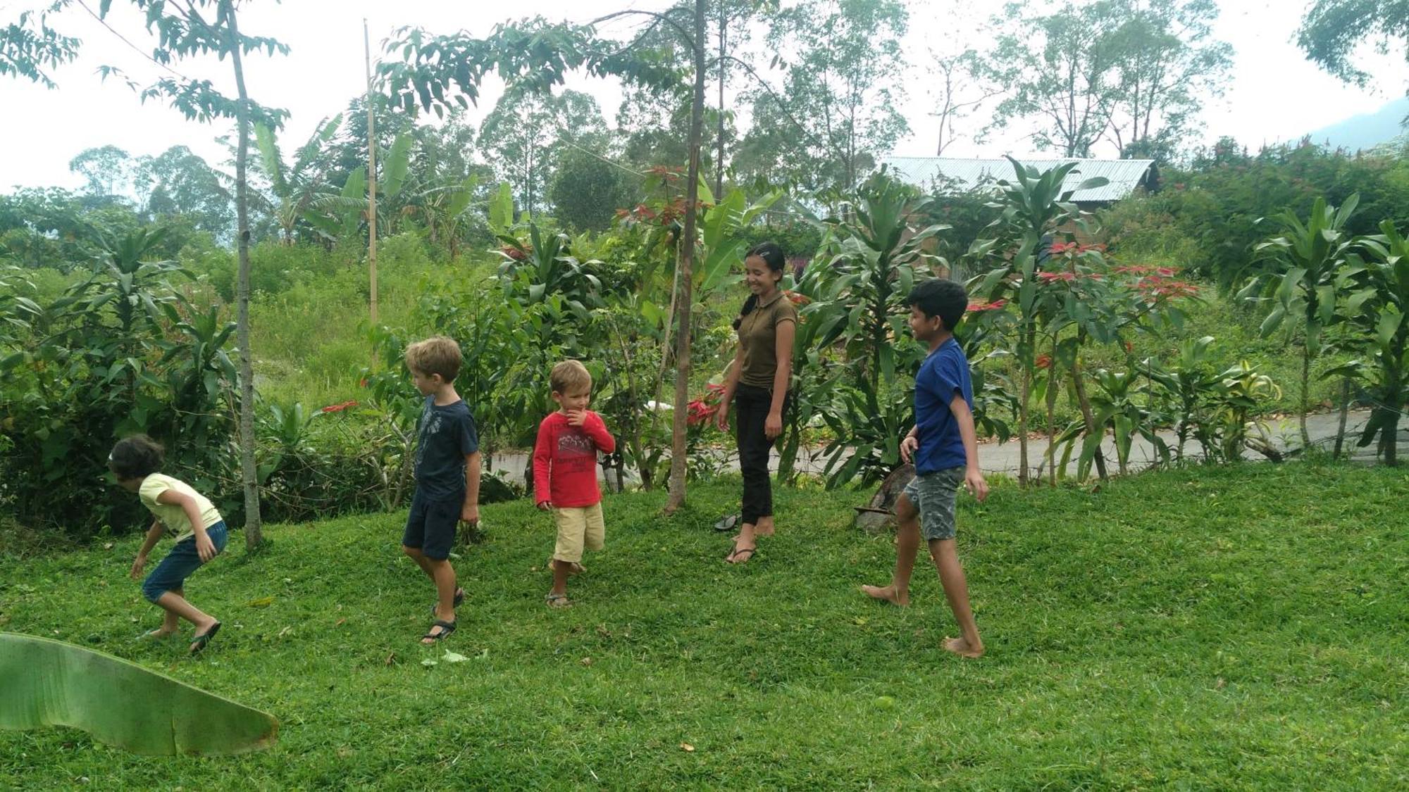 Karleta Homestay Ruteng Exterior photo